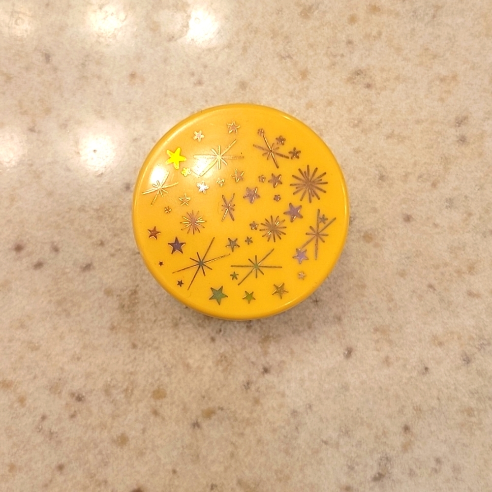 Kylie cosmetics lightning bolt loose powder highlight